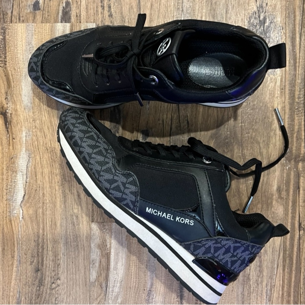 Michael Kors Sneakers - Size 6.5
